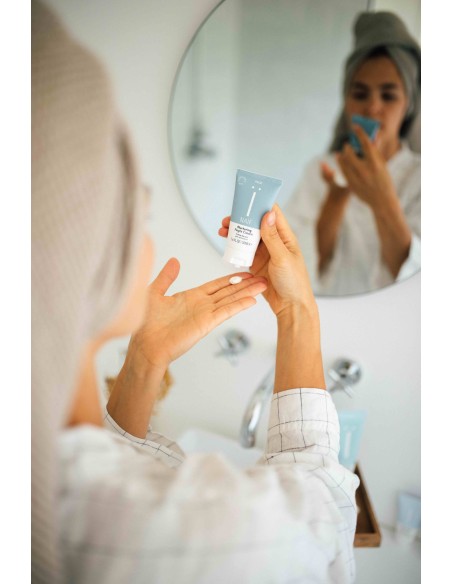 NAÏF - Toitev öökreem mandliõliga 50ml - 18,30 €
