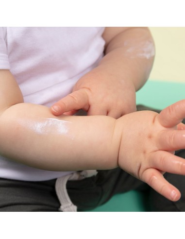 NAÏF - Looduslik päikesekaitsepiim beebidele ja lastele SPF50, lõhnatu 100ml